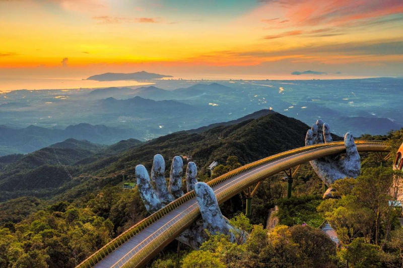 Check in cầu Vàng đang “sốt rần rần” hiện nay.