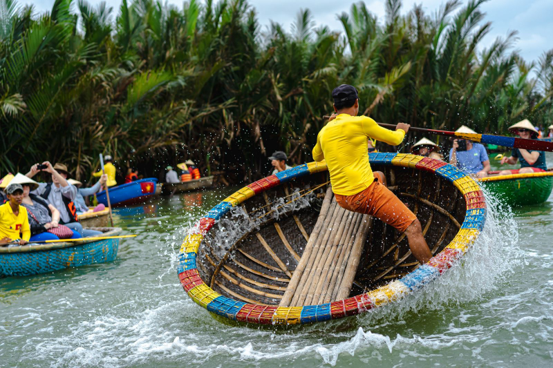 Thưởng thức nghệ thuật múa thúng